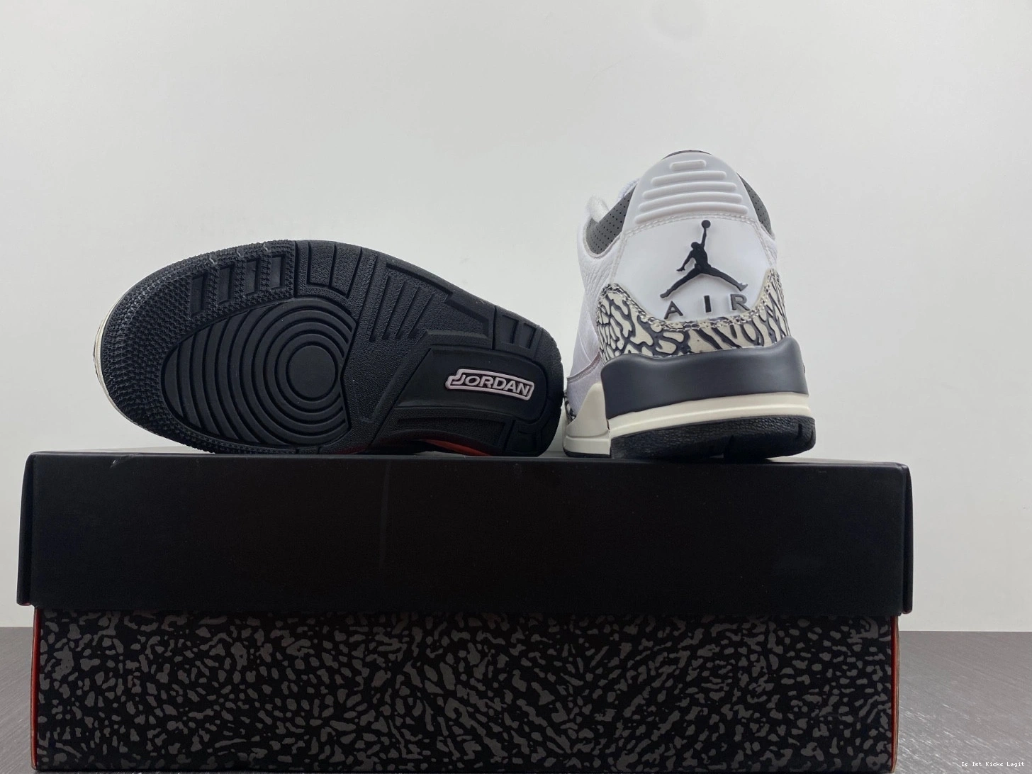 3 DX6665-100 N' Hide Sneak Jordan (GS) - Retro 0106